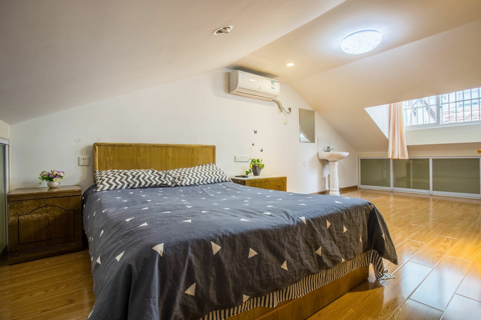 Apartemen Pujiang Shandong Mid Rd Shanghai